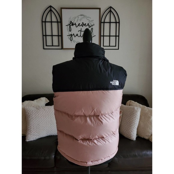 The North Face Women's Nuptse Pink & Black 700 Fill Puffer Vest Size Medium - Picture 10 of 12